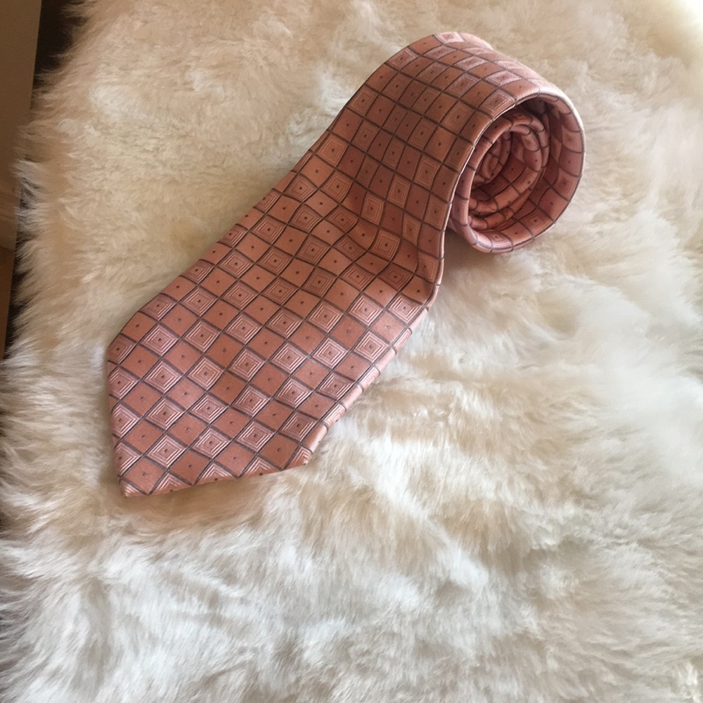 Donald Trump signature collection tie pink and grey